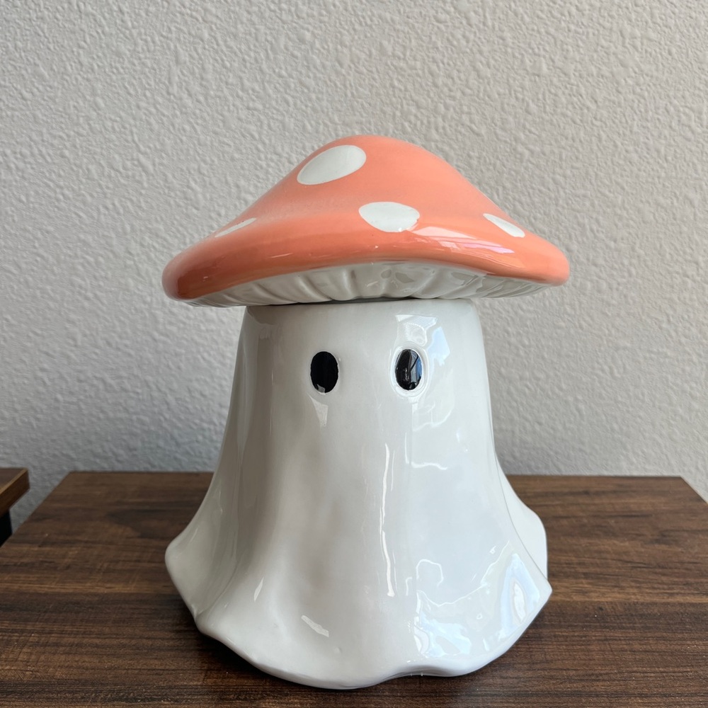 HomeGoods 10 Strawberry Street orange & white ceramic mushroom ghost cookie jar
